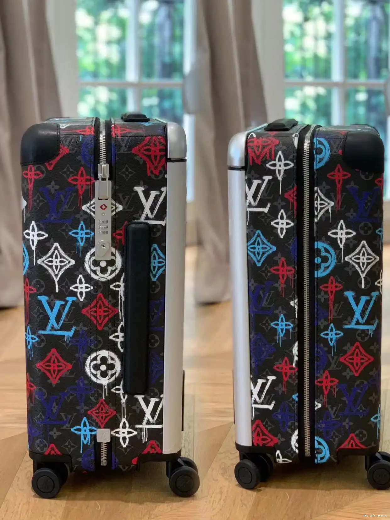 37L GRAFFITI CUSTOM SUITCASE HORIZON CABIN 55 0518